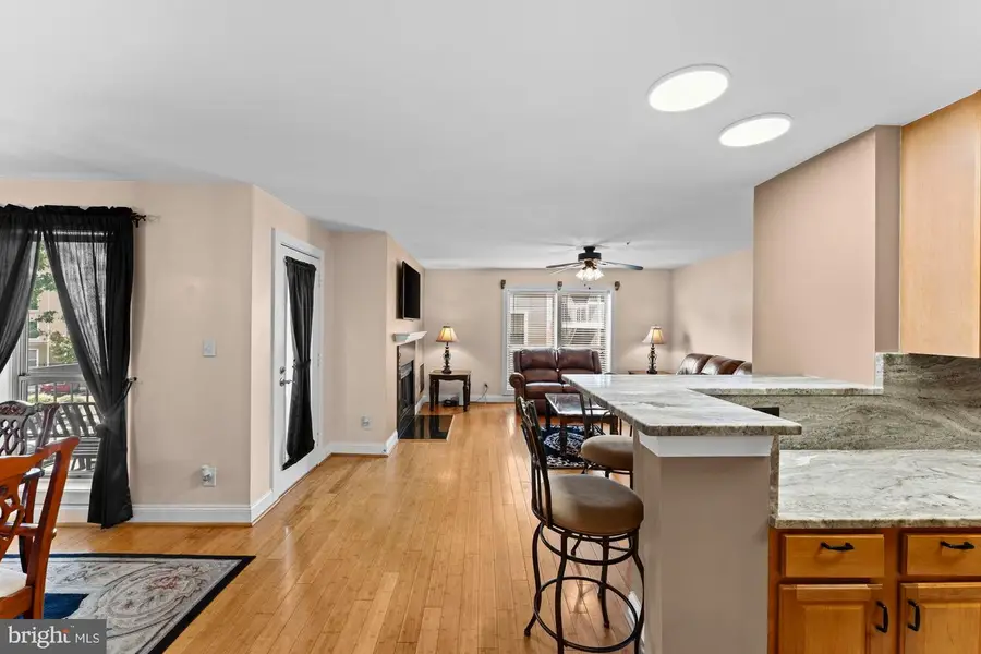 3175 Summit Square Dr #5-c2, Oakton, VA 22124 - #2