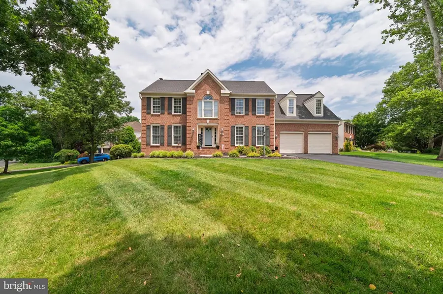 15490 Waters Creek Dr, Centreville, VA 20120 - #2