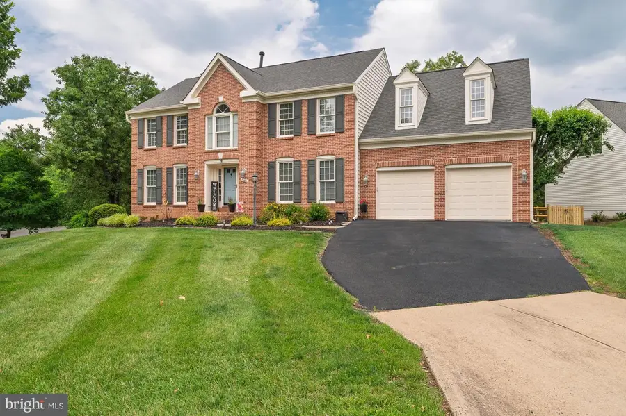 15490 Waters Creek Dr, Centreville, VA 20120 - #3