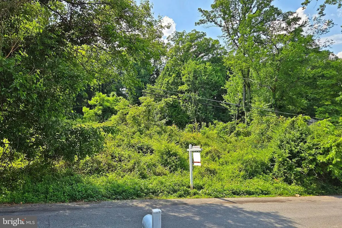 3412 Arnold Ln, Falls Church, VA 22042 - #1