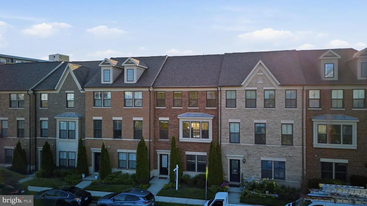 3714 Powell Ln, Falls Church, VA 22041 - #1