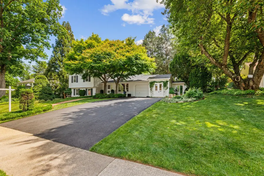 8527 Pappas Way, Annandale, VA 22003 - #2