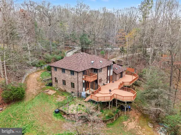 8406 Cathedral Forest Dr, FAIRFAX STATION, VA 22039