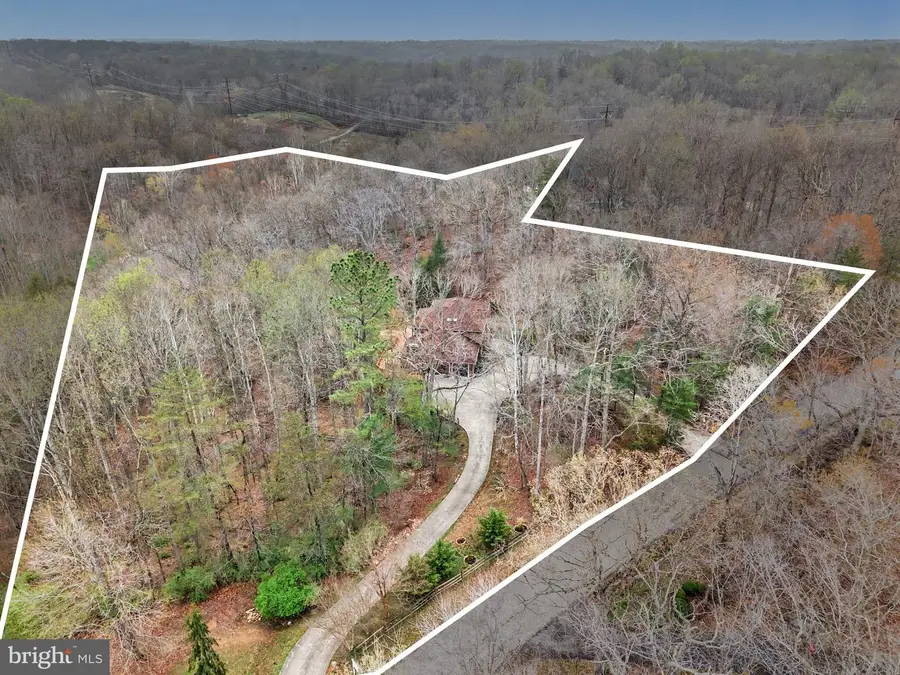 8406 Cathedral Forest Dr, Fairfax Station, VA 22039 - #3
