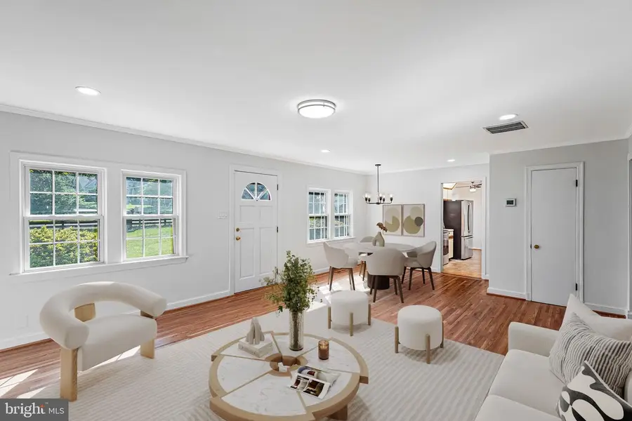 2718 Pioneer Ln, Falls Church, VA 22043 - #2