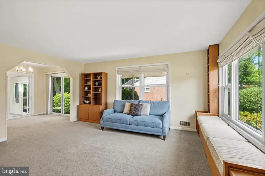 5308 Inverchapel Rd, Springfield, VA 22151 - #2
