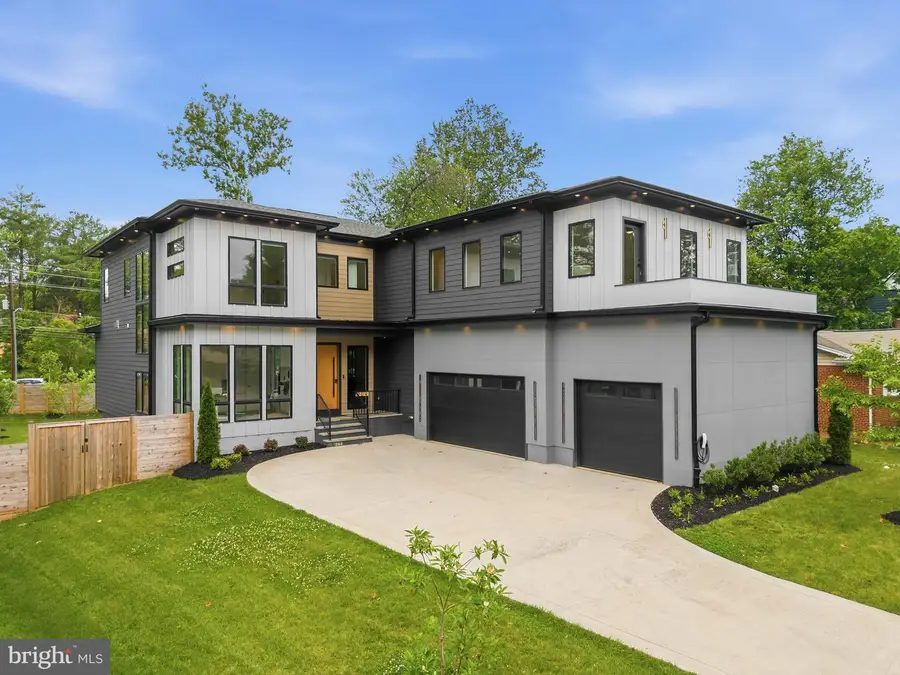 909 Myers Cir Sw, Vienna, VA 22180 - #2