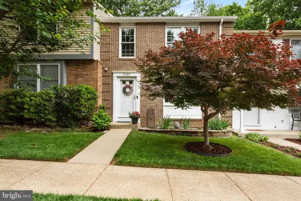 2303 Middle Creek Ln, RESTON, VA 20191