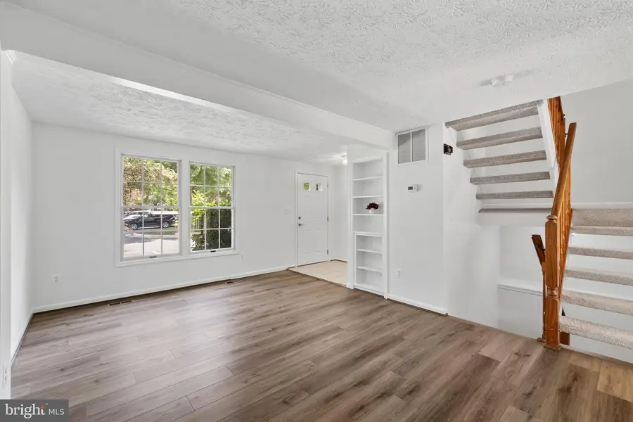14166 Red River Dr, Centreville, VA 20121 - #3