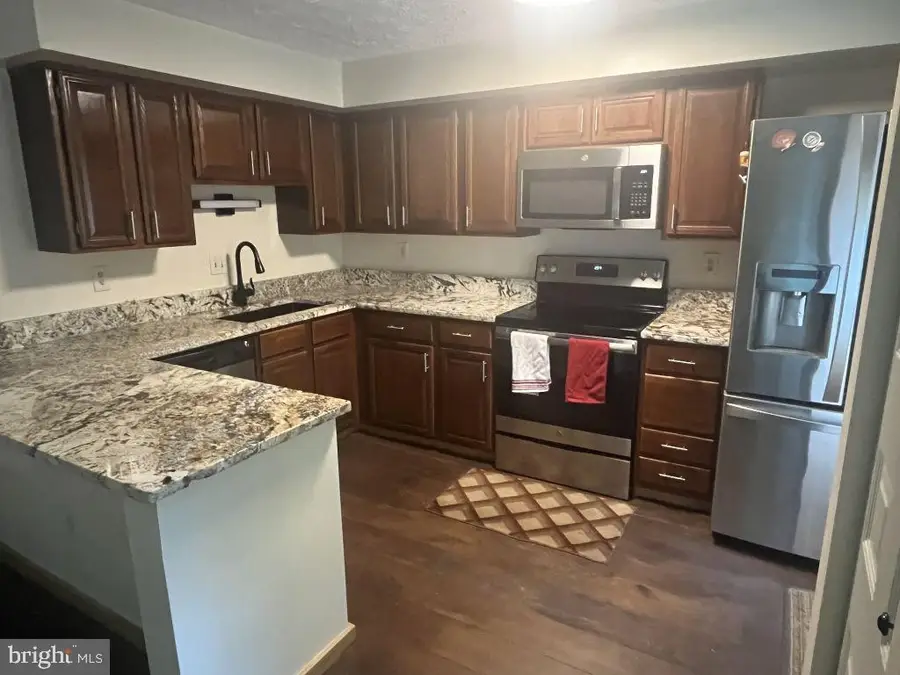 6830 Montivideo Square Ct, Falls Church, VA 22043 - #3