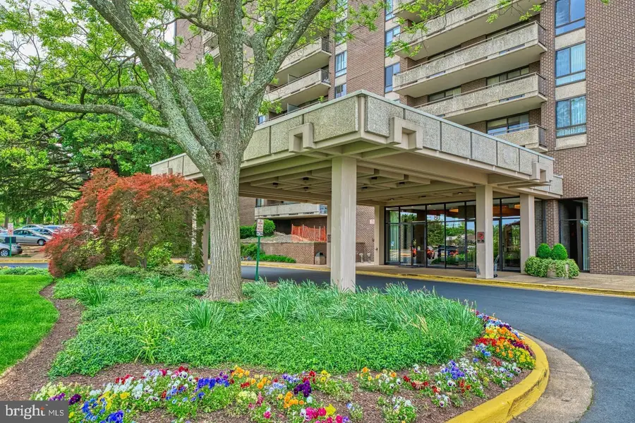 1800 Old Meadow Rd #713, McLean, VA 22102 - #2