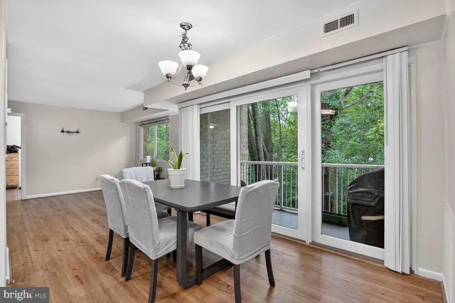 2911 Charing Cross Rd #8, Falls Church, VA 22042 - #3