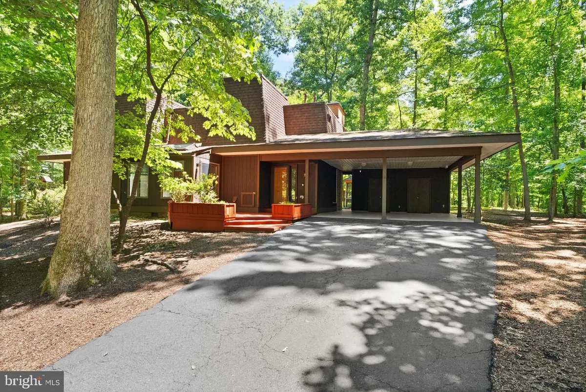 11609 Sourwood Ln, Reston, VA 20191 - #1