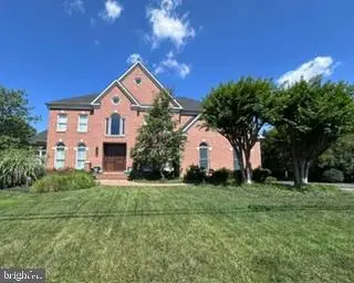 2006 Lord Fairfax Rd, Vienna, VA 22182 - #1