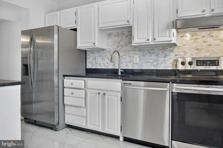 6484 Fenestra Ct, Burke, VA 22015 - #3