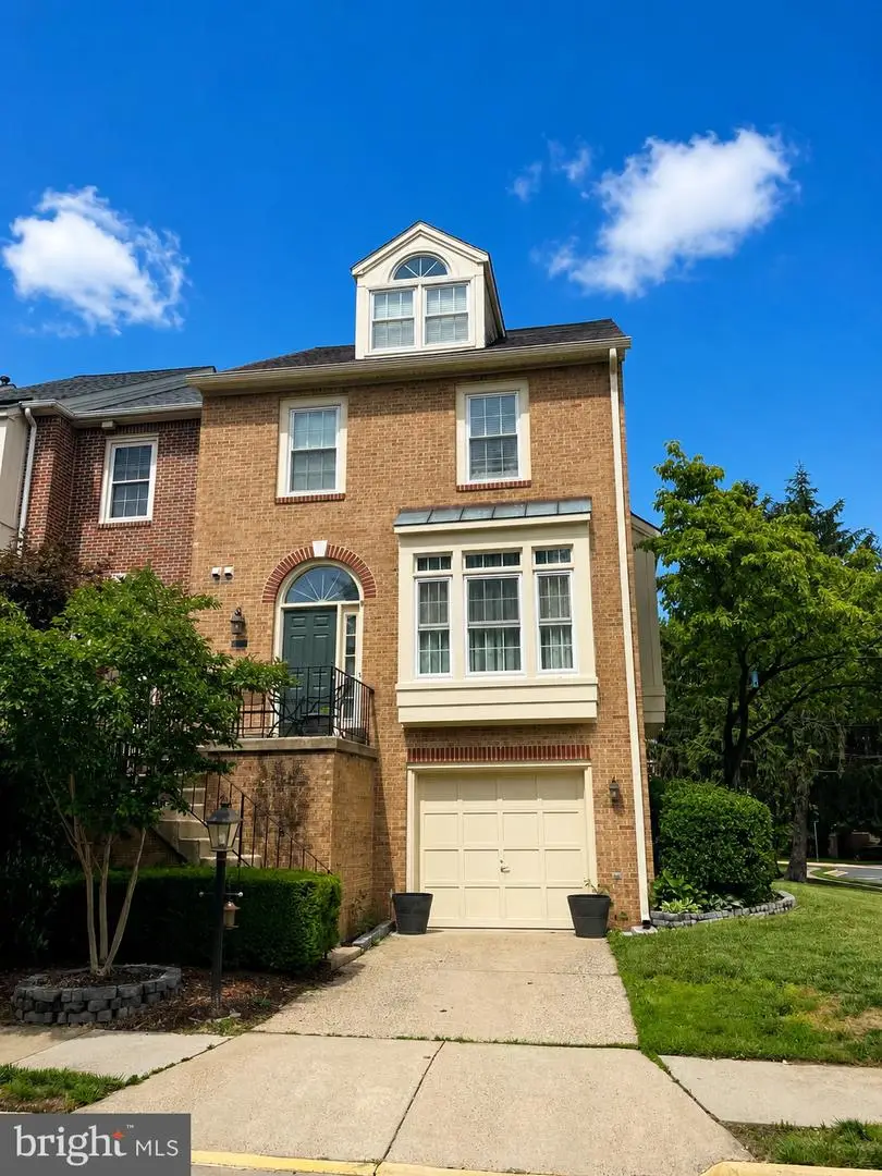 12000 Lisa Marie Ct, Fairfax, VA 22033 - #1