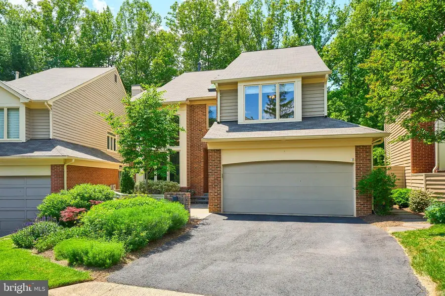 1402 Hemingway Ct, Reston, VA 20194 - #3