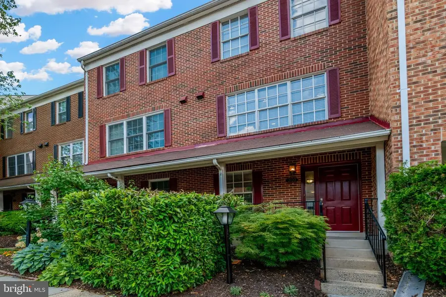 2122 Hutchison Grove Ct, Falls Church, VA 22043 - #2