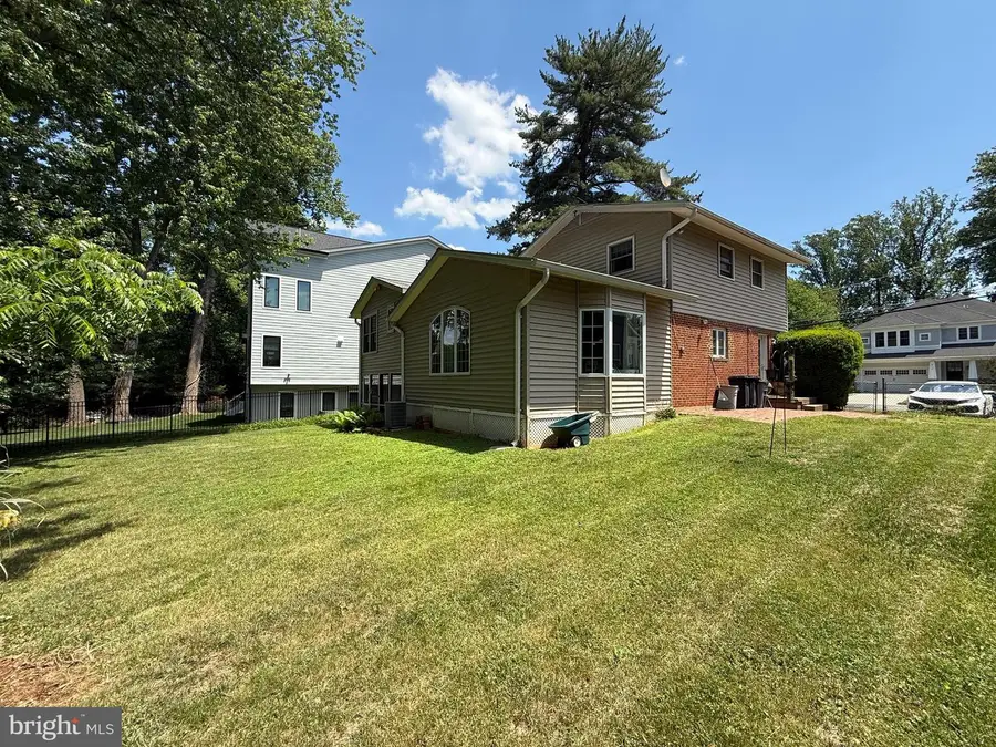611 Tapawingo Rd Sw, Vienna, VA 22180 - #3
