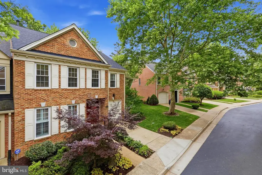 7257 Mclean Commons Ln, McLean, VA 22101 - #3