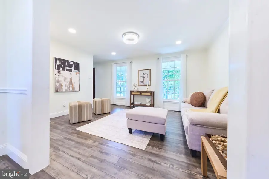 5416 Hedgerow Ct, Centreville, VA 20120 - #3
