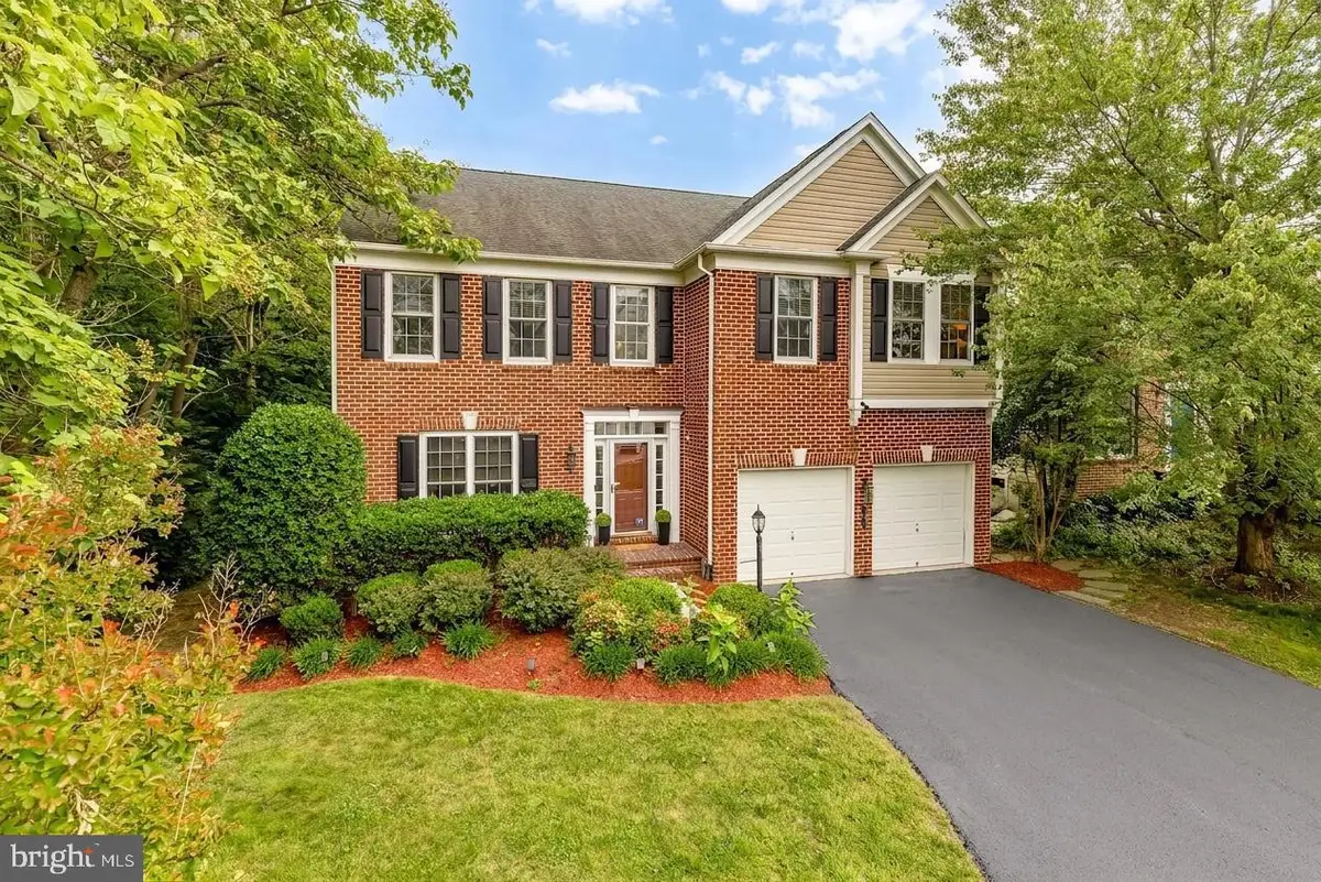 8155 Douglas Fir Dr, Lorton, VA 22079 - #1