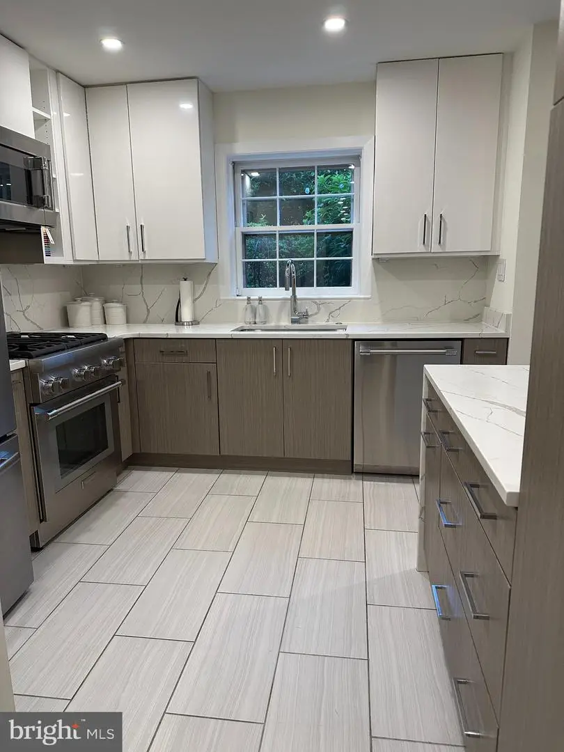 7024 Alicent Pl, McLean, VA 22101 - #3
