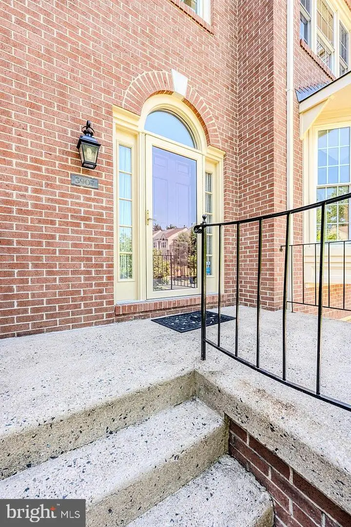 3907 Clares Ct, Fairfax, VA 22033 - #3