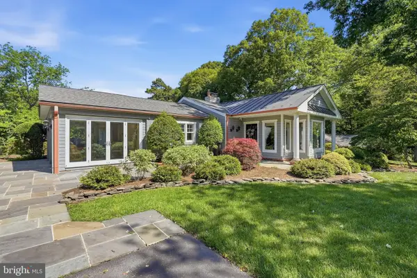 11744 Stuart Mill Rd, OAKTON, VA 22124