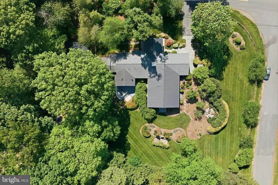 11744 Stuart Mill Rd, Oakton, VA 22124 - #2