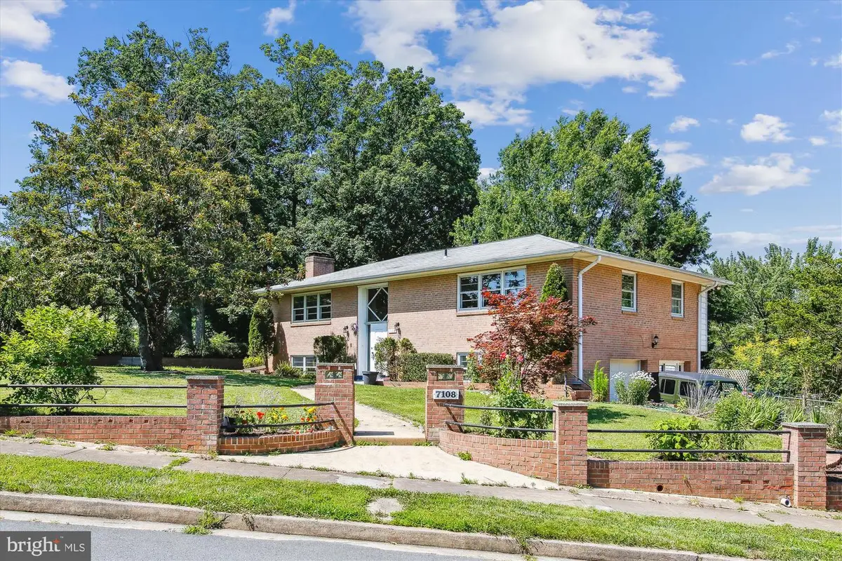 7108 Waldorf Ln, Falls Church, VA 22046 - #1