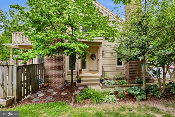 1025 Boros Ct, HERNDON, VA 20170