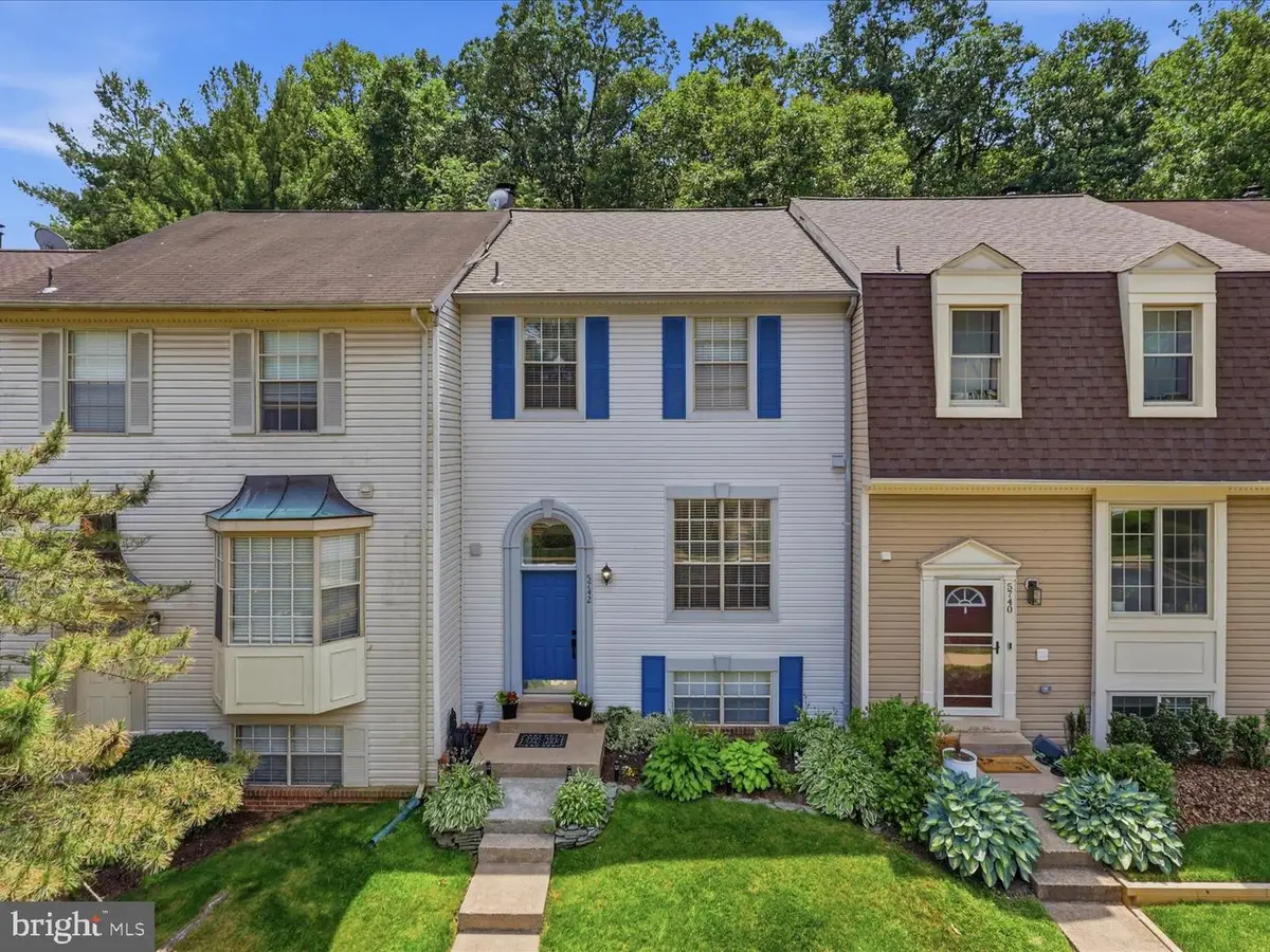 5742 Burke Towne Ct, Burke, VA 22015 - #1