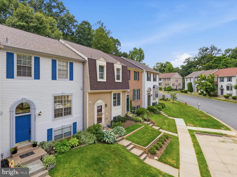 5742 Burke Towne Ct, Burke, VA 22015 - #3