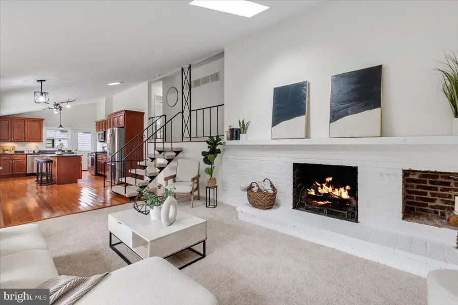 4527 Roundhill Rd, Alexandria, VA 22310 - #2