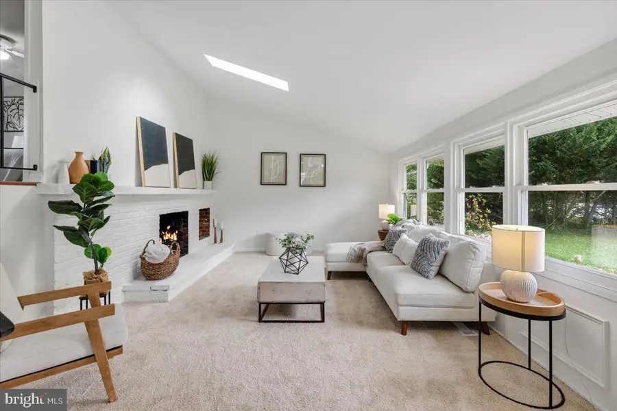 4527 Roundhill Rd, Alexandria, VA 22310 - #3