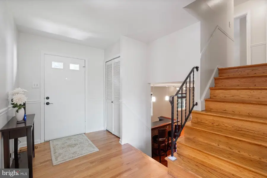 9501 Wallingford Dr, Burke, VA 22015 - #2