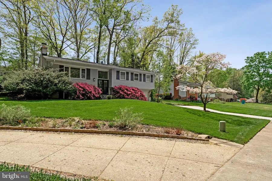 1713 Pine Valley Dr, Vienna, VA 22182 - #2