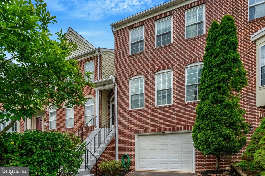 2916 Mainstone Dr, Fairfax, VA 22031 - #2