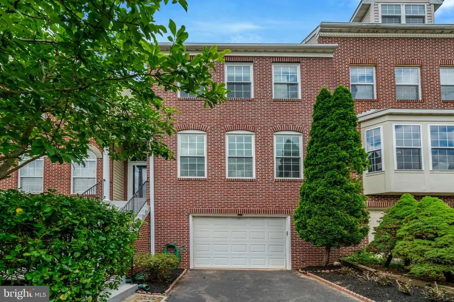 2916 Mainstone Dr, Fairfax, VA 22031 - #3