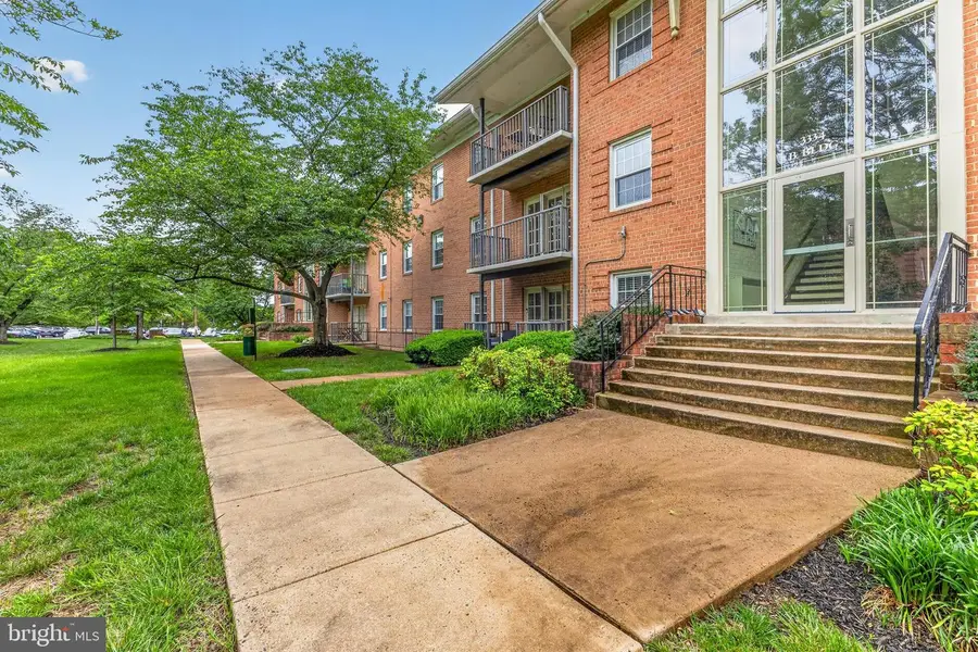 3334 Spring Ln #b-30, Falls Church, VA 22041 - #2