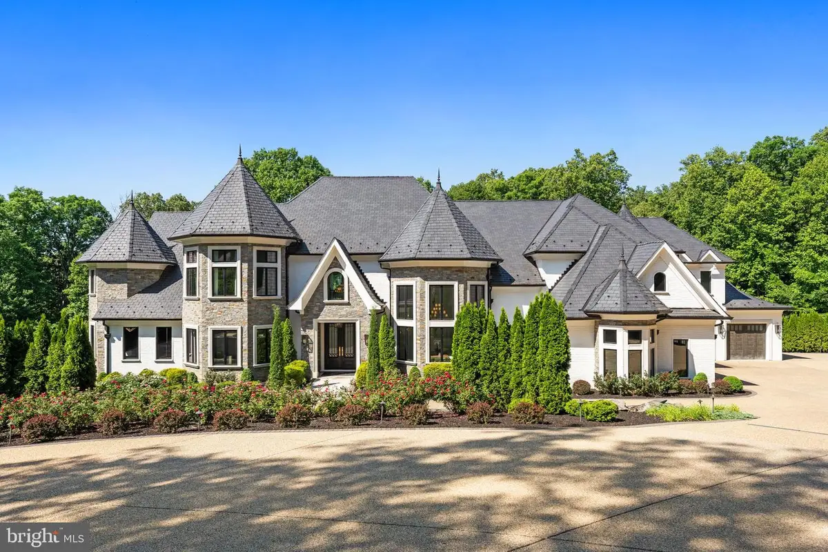 1332 Mccay Ln, McLean, VA 22101 - #1
