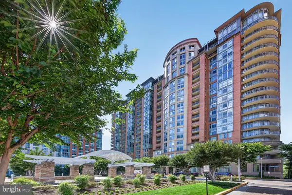 8220 Crestwood Heights Dr #407, MCLEAN, VA 22102