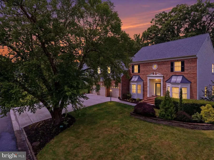5384 Ashleigh Rd, Fairfax, VA 22030 - #2
