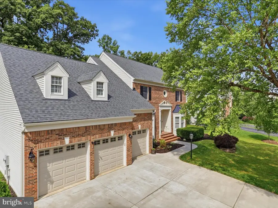 5384 Ashleigh Rd, Fairfax, VA 22030 - #3