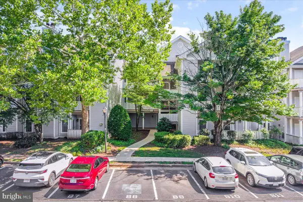 14305 Climbing Rose Way Way #202, CENTREVILLE, VA 20121