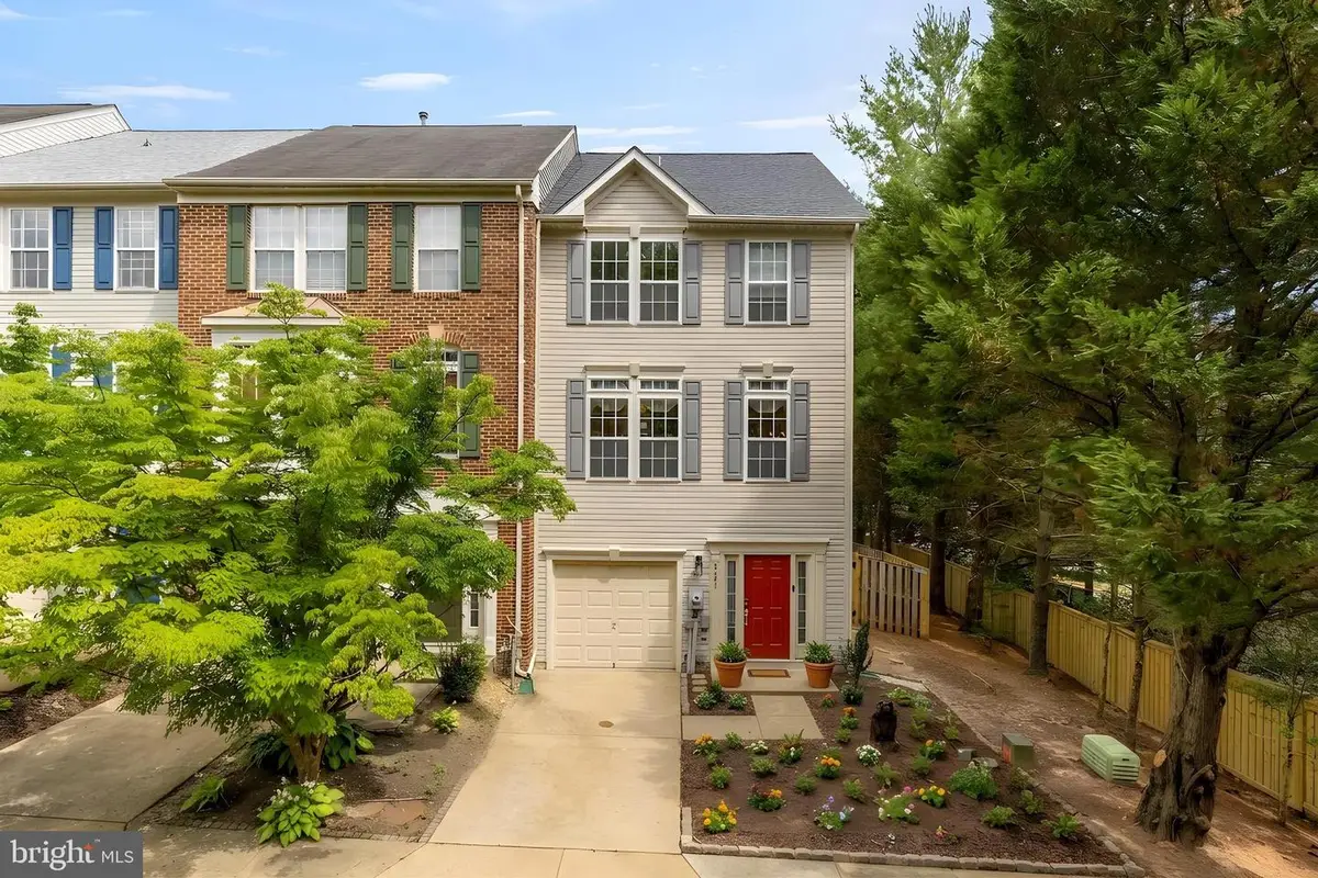 9151 Silvershadow Ct, Lorton, VA 22079 - #1