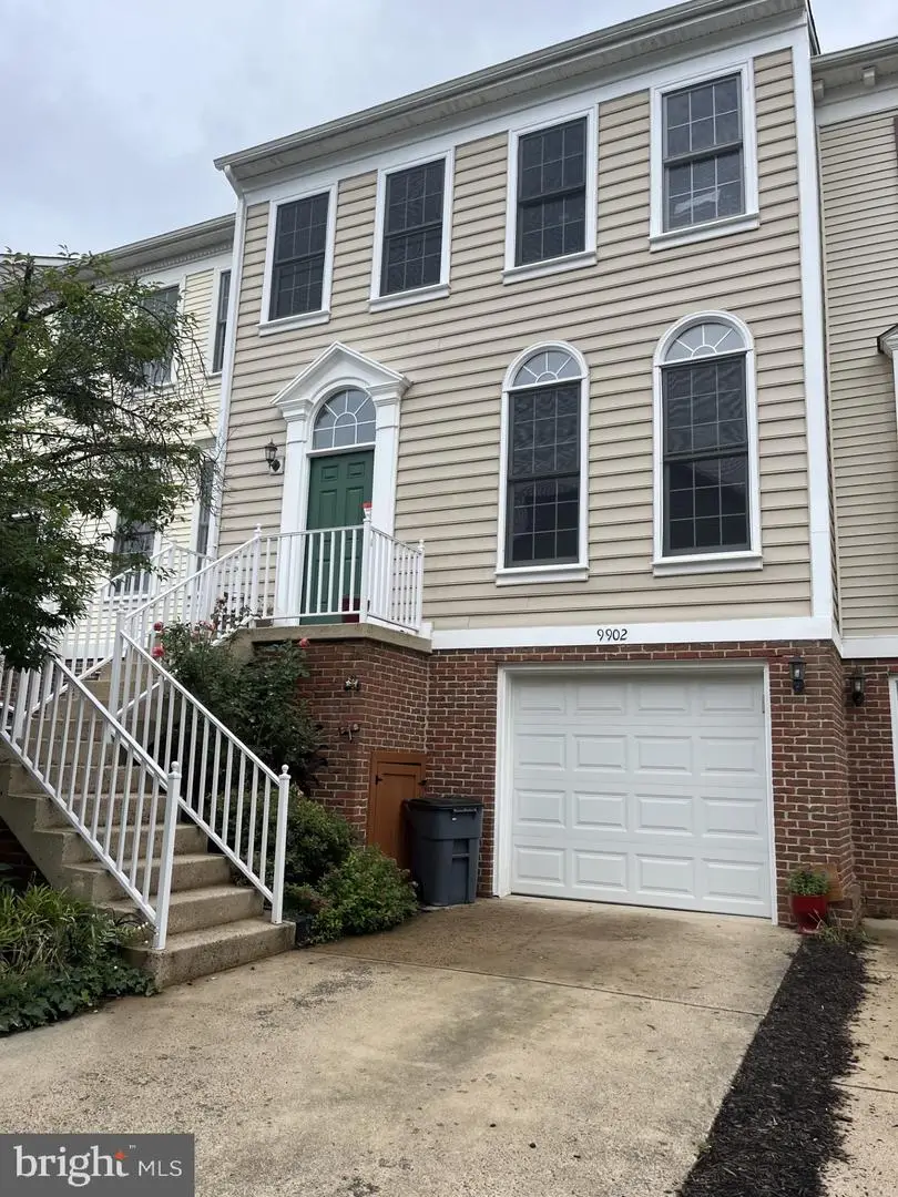 9902 Michael Schar Ct, Vienna, VA 22181 - #1