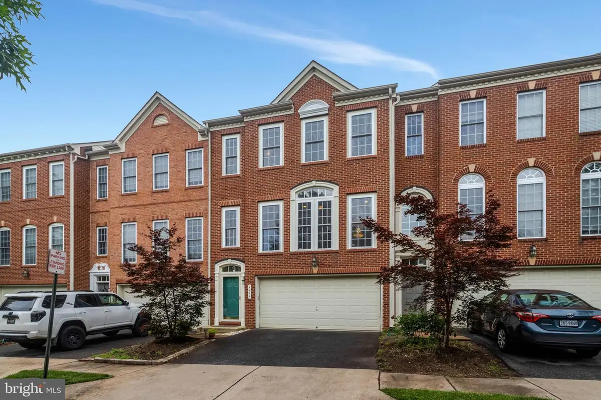 4694 Helen Winter Ter, Alexandria, VA 22312 - #1