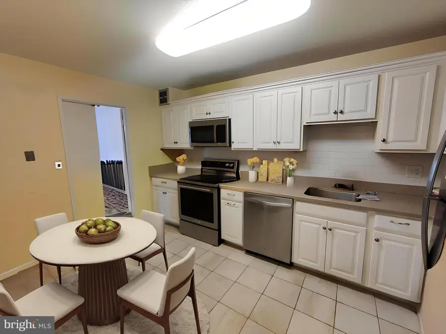 8360 Greensboro Dr #207, McLean, VA 22102 - #3